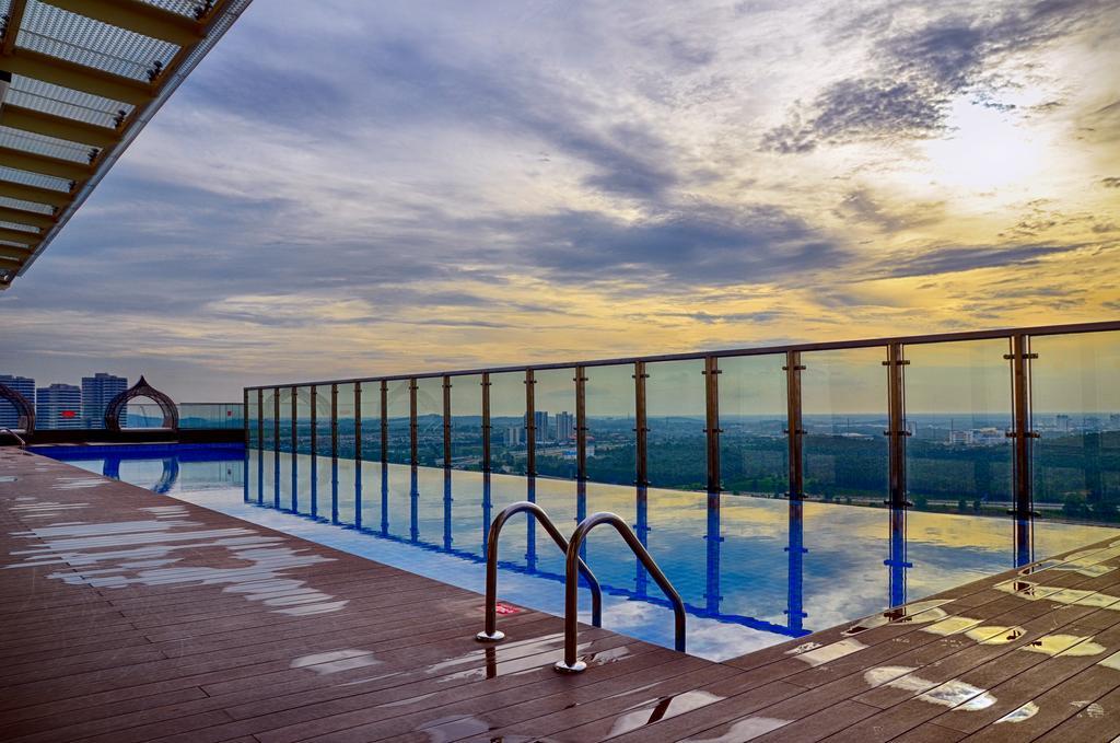 Holi Afiniti Themed Suites Nusajaya  Buitenkant foto